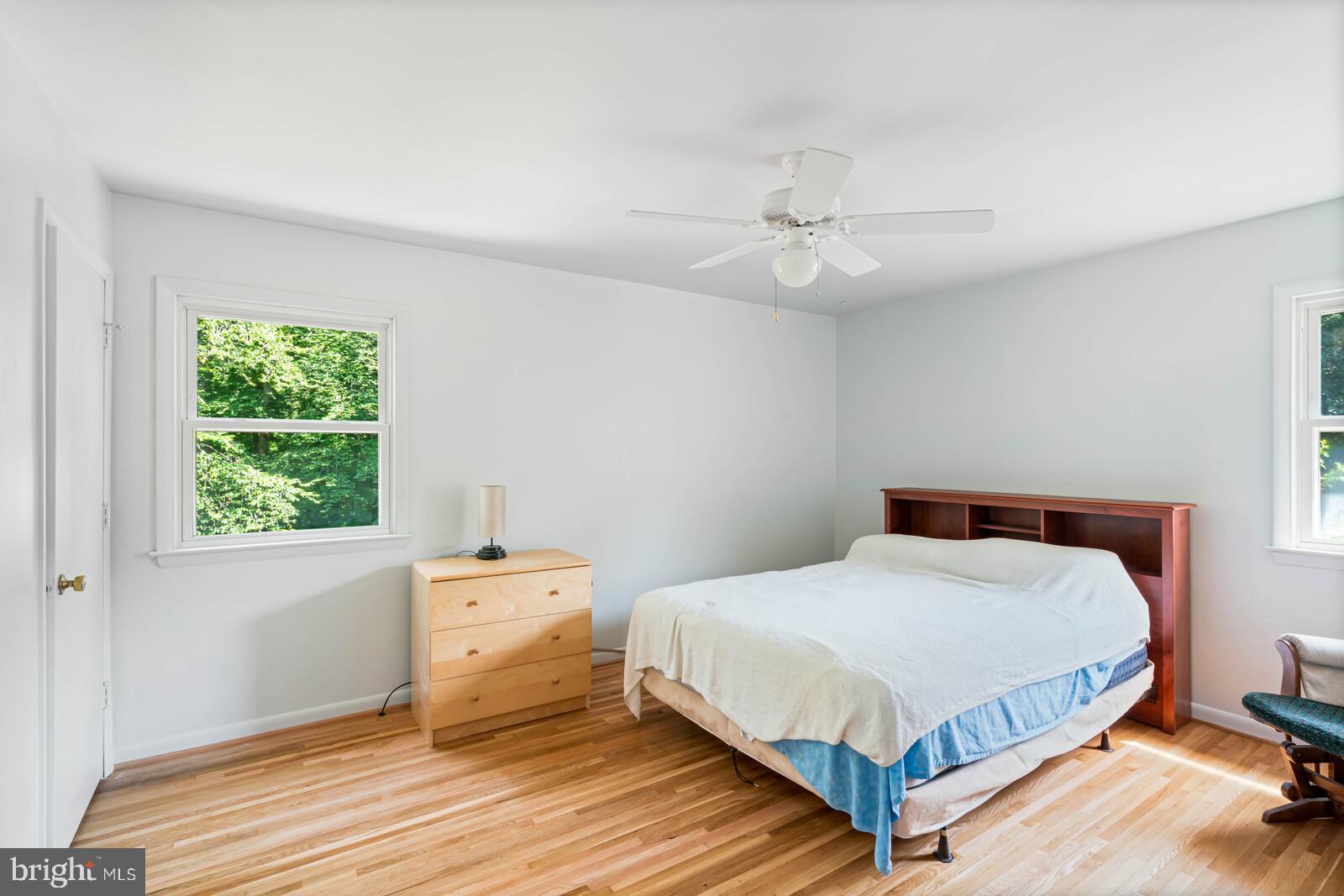 7120 Hadlow Court Springfield, VA 22152 - Photo 29 of 41 Primary BR, wood flr, ceiling fan