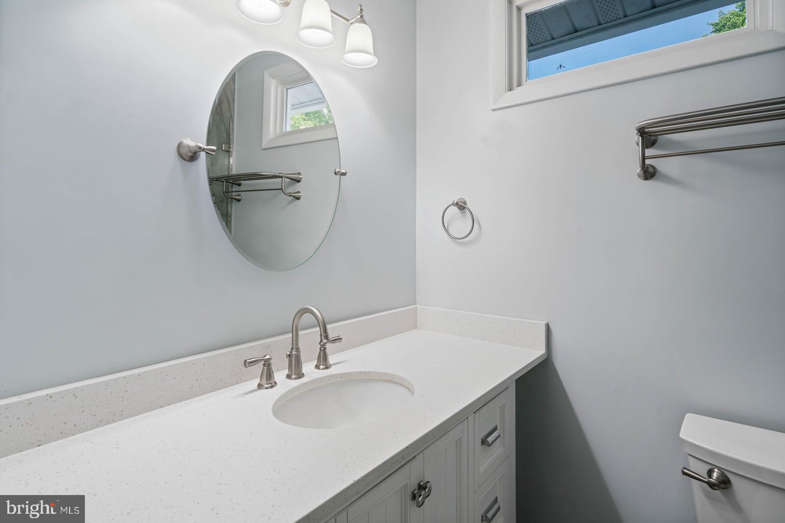 7120 Hadlow Court Springfield, VA 22152 - Photo 31 of 41 Primary BA vanity