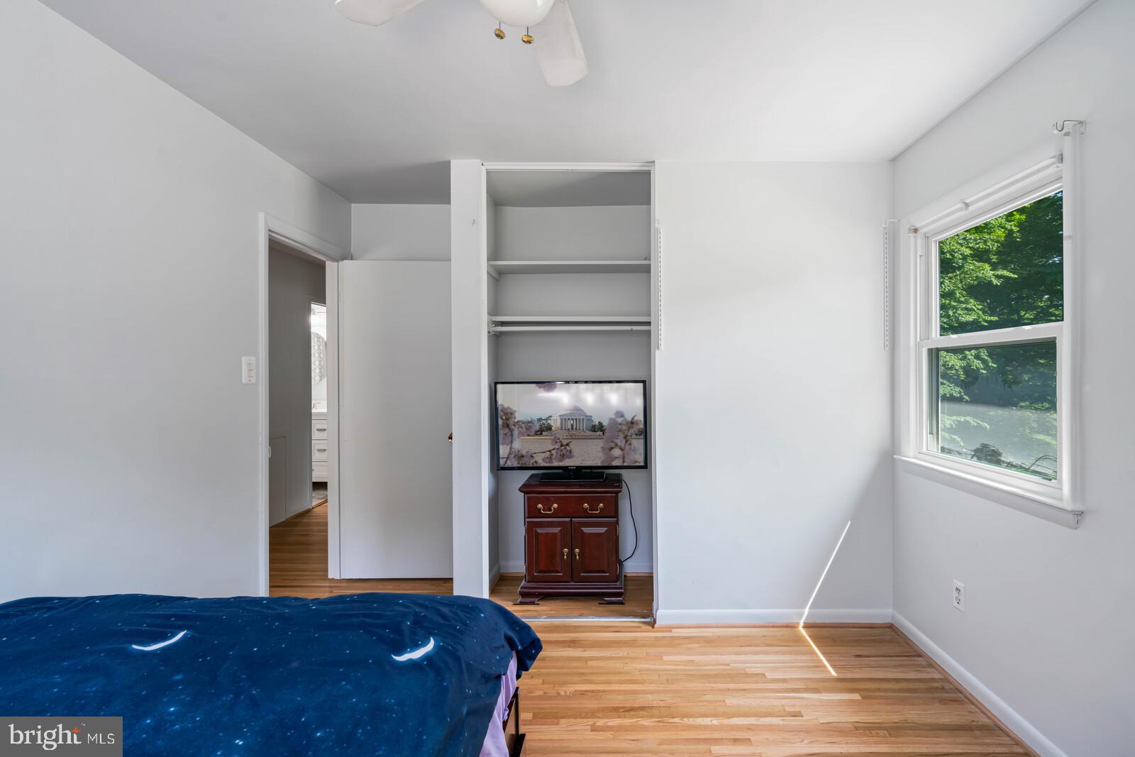 7120 Hadlow Court Springfield, VA 22152 - Photo 36 of 41 BR 3 w/open closet