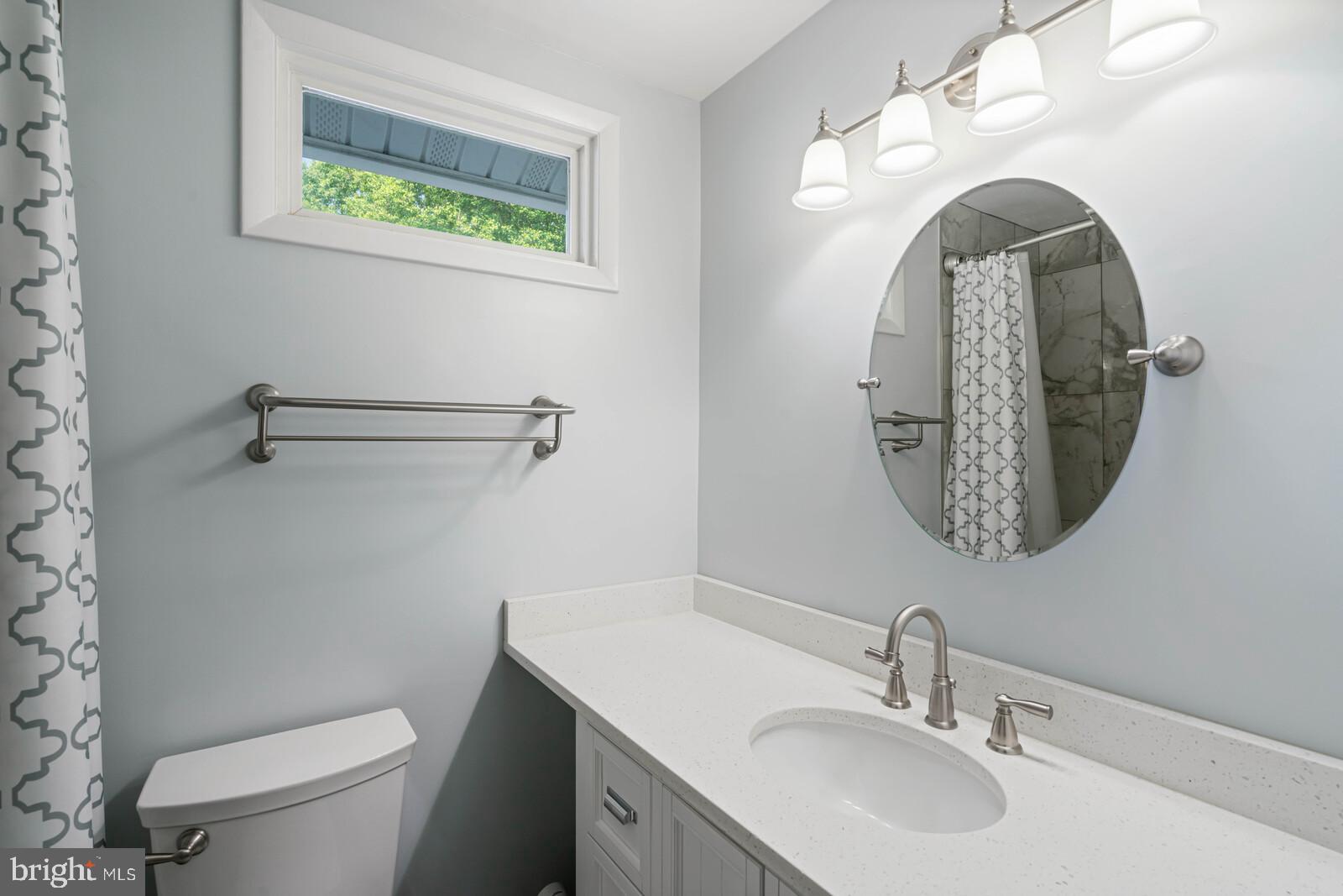 7120 Hadlow Court Springfield, VA 22152 - Photo 37 of 41 Hall BA oversized vanity