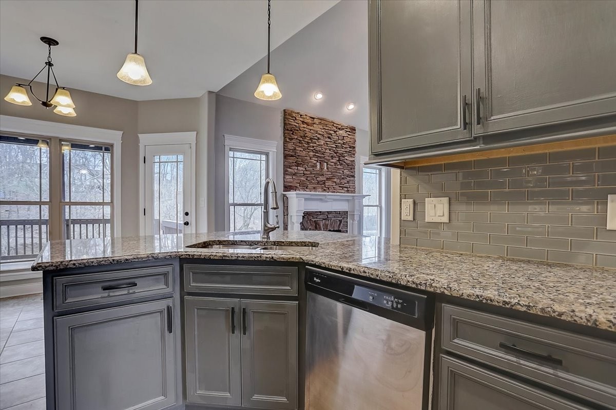 1635 Raven Road Clarksville, TN 37042 - Photo 9 of 40 Gallery Image 9