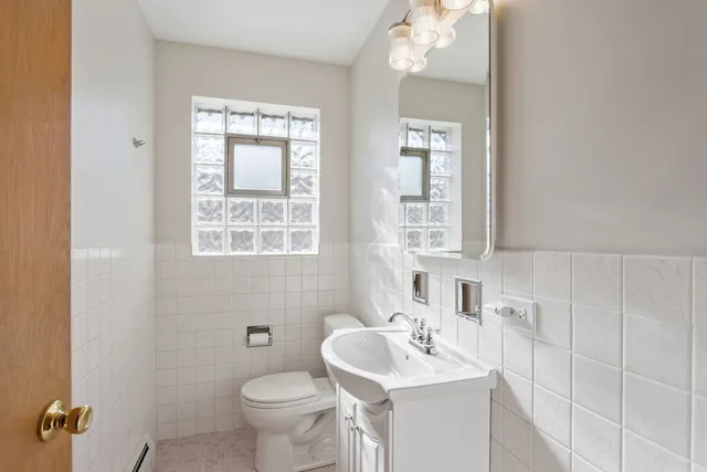 $3,350 | 4900 Ridgewood Avenue, Norridge, IL 60706