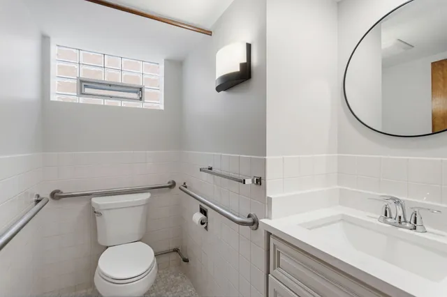 $3,350 | 4900 Ridgewood Avenue, Norridge, IL 60706