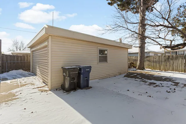 $3,350 | 4900 Ridgewood Avenue, Norridge, IL 60706