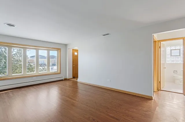 $3,350 | 4900 Ridgewood Avenue, Norridge, IL 60706