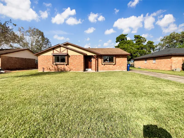 $185,000 | 205 Bastrop Street, Angleton, TX 77515