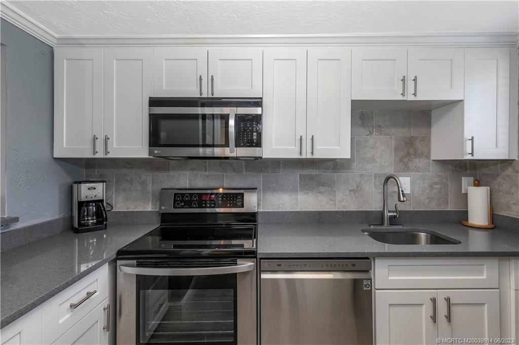 5413 Southeast Miles Grant Road, Unit G111 Stuart, FL 34997 - Photo 11 of 38 Gallery Image 11