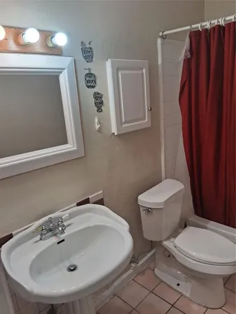$2,300 | 1100 Mapleview Drive, Arlington, TX 76018