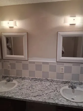 $2,300 | 1100 Mapleview Drive, Arlington, TX 76018