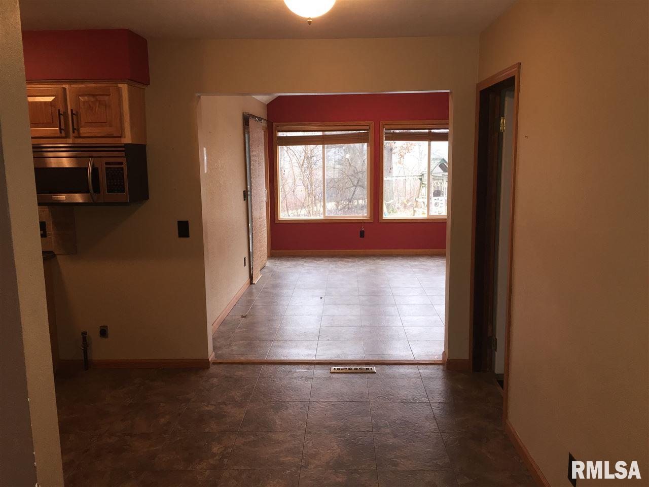 1218 Coyne Center Road Milan, IL 61264 - Photo 6 of 9 Gallery Image 6