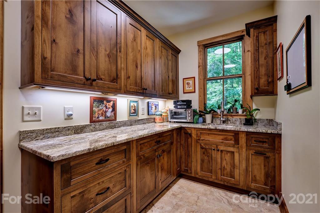 29 Leaning Tree Road Sapphire, NC 28774 - Photo 11 of 28 Gallery Image 11