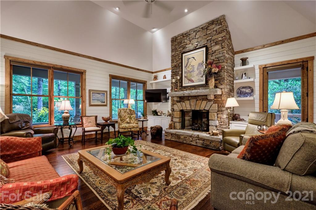 29 Leaning Tree Road Sapphire, NC 28774 - Photo 3 of 28 Gallery Image 3