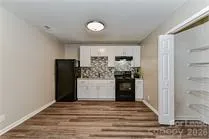 $850 | 300 Hoskins Mill Lane, Unit F, Charlotte, NC 28208