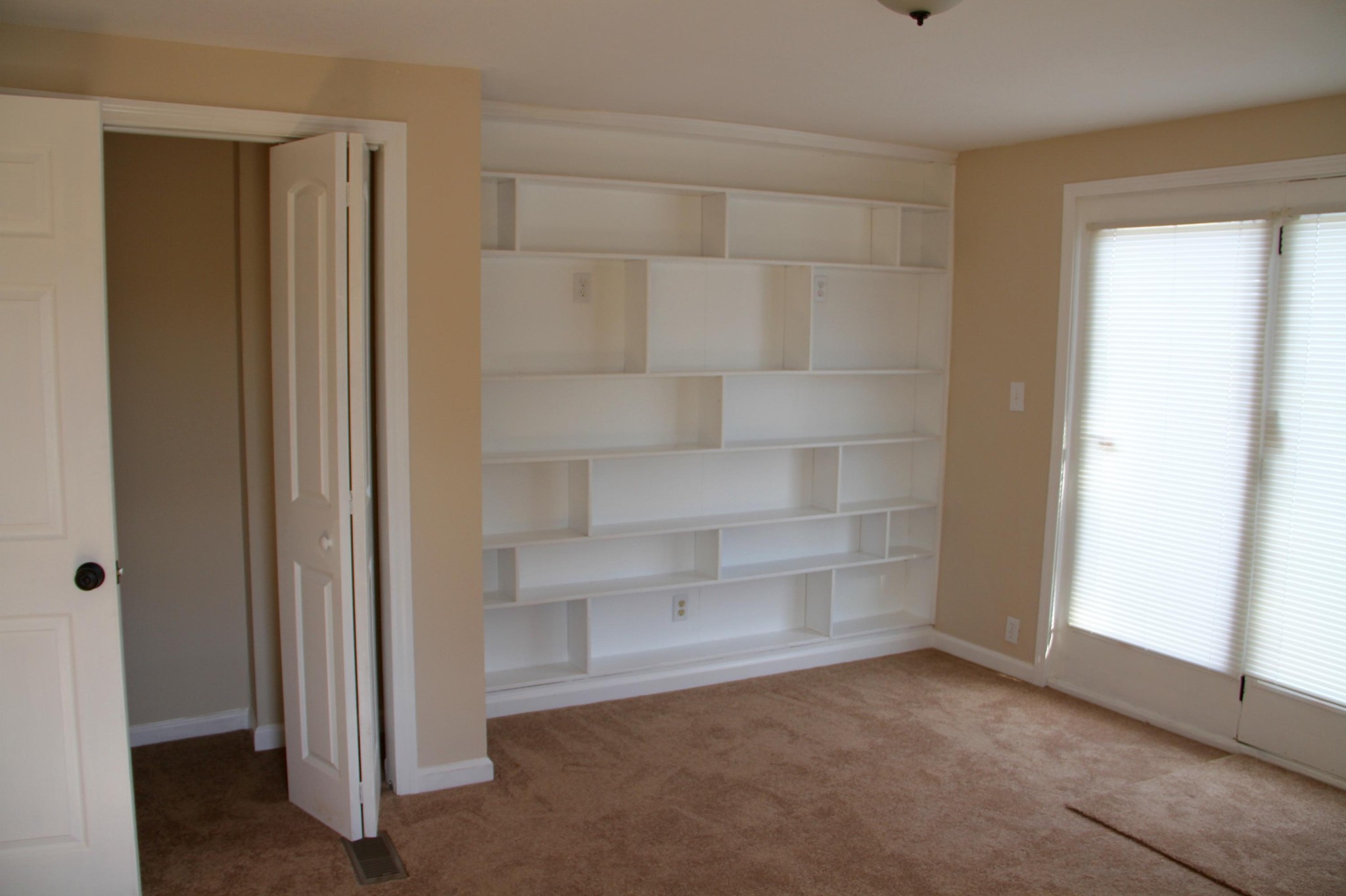 1295 Zion Ridge Road Loudon, TN 37774 - Photo 14 of 40 a view of an empty room and closet area