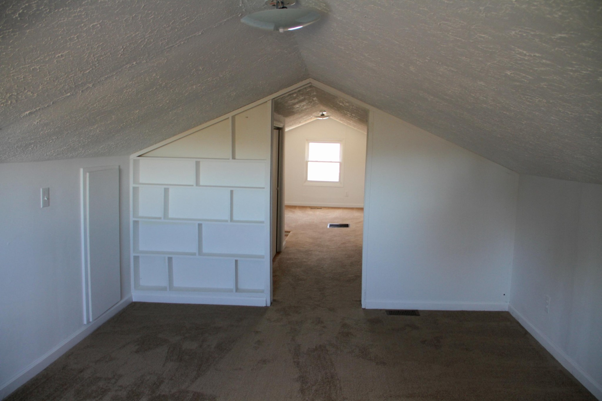 1295 Zion Ridge Road Loudon, TN 37774 - Photo 22 of 40 an empty room with closet