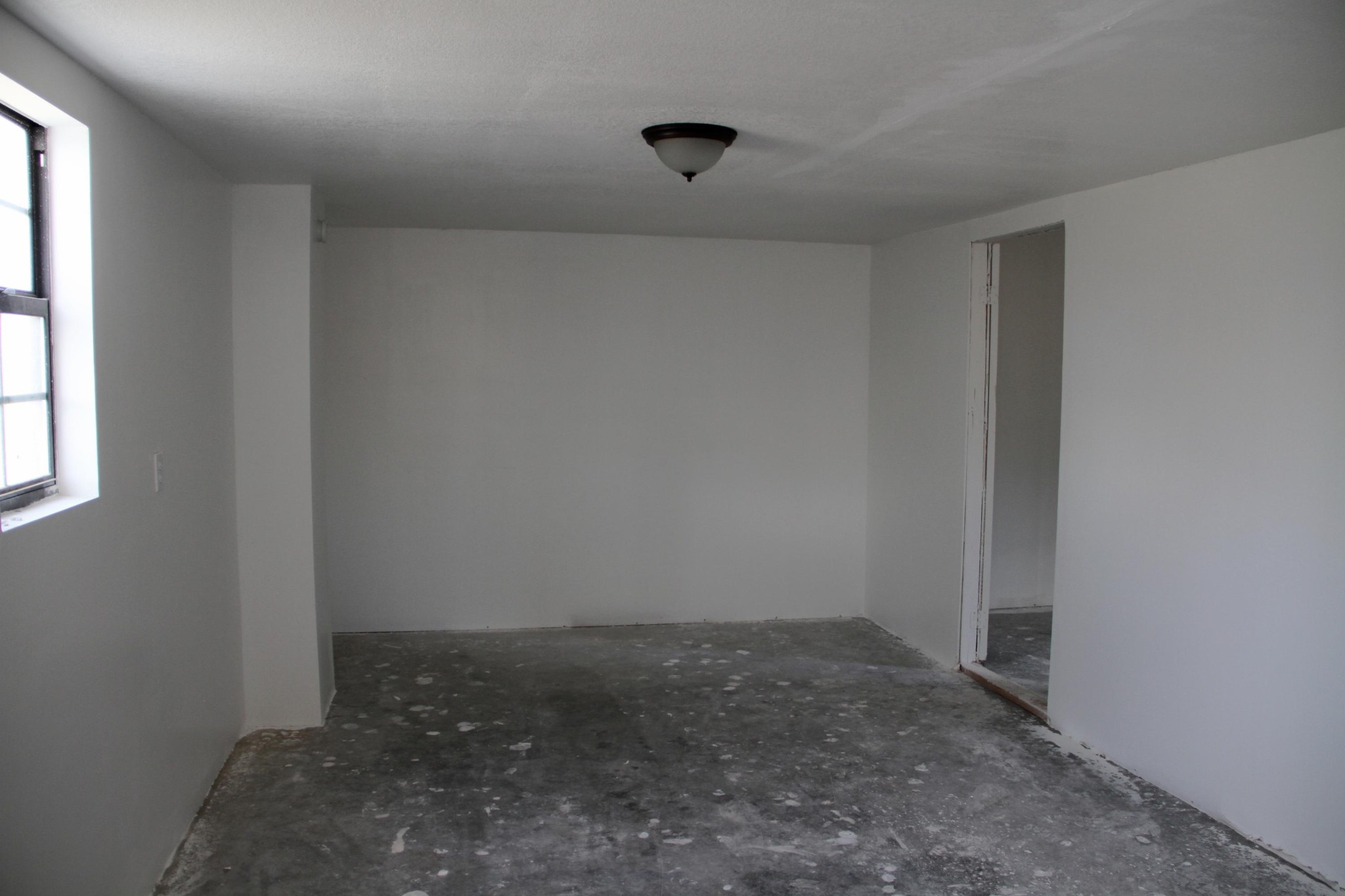1295 Zion Ridge Road Loudon, TN 37774 - Photo 33 of 40 a room that has a window in it