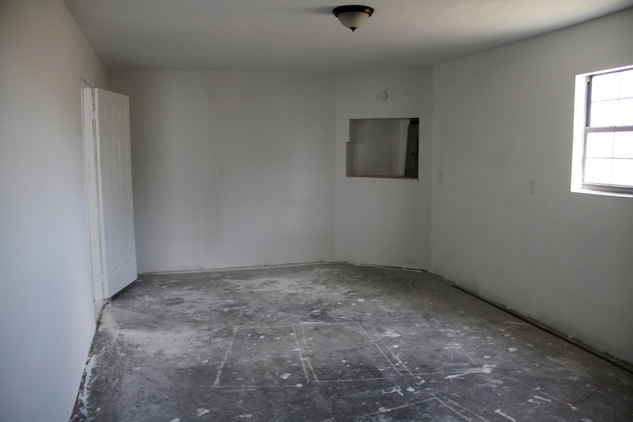 1295 Zion Ridge Road Loudon, TN 37774 - Photo 35 of 40 an empty room with a window