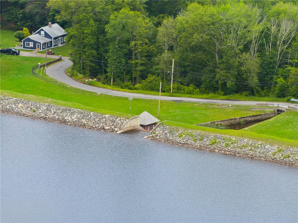 223 West Reservoir Road Pascoag, RI 02859 - Photo 8 of 17