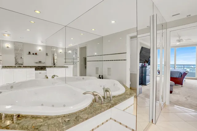 $2,095,000 | 4201 North Ocean Boulevard, Unit PH1806, Boca Raton, FL 33431