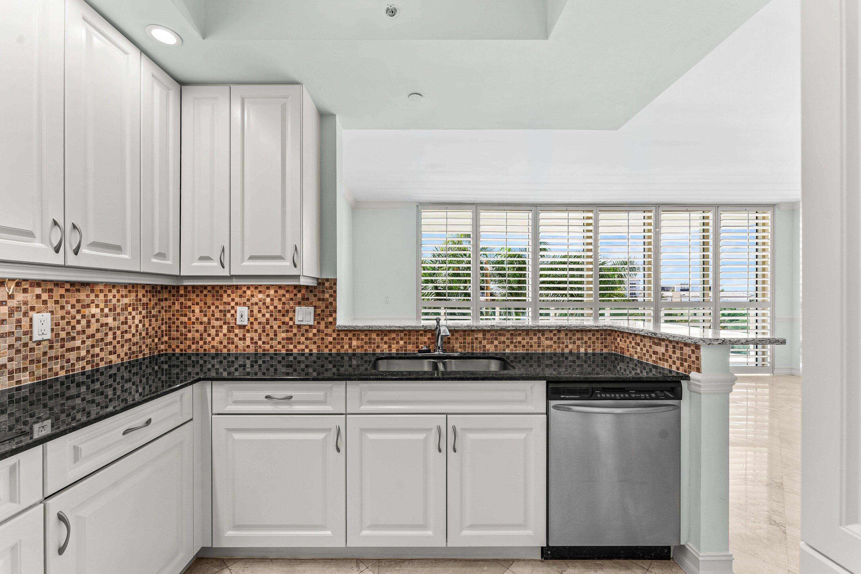 550 Southeast Mizner Boulevard, Unit B501 Boca Raton, FL 33432 - Photo 11 of 71 550 SE Mizner Blvd, B501, Boca Raton FL