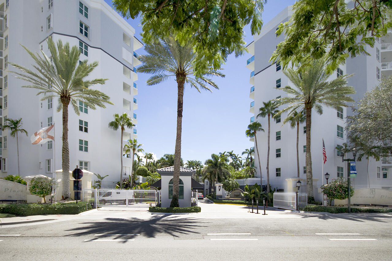 550 Southeast Mizner Boulevard, Unit B501 Boca Raton, FL 33432 - Photo 45 of 71 018 TP-Entrance Gate-LR