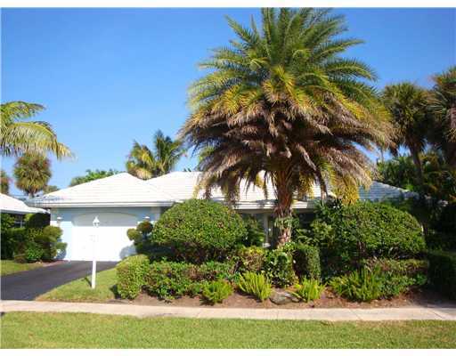 Front of 880 Butternut!