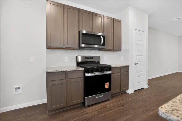 $2,295 | 13320 Burbot Drive, Conroe, TX 77384