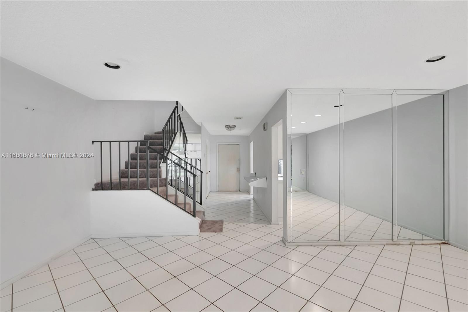 21864 Arriba Real, Unit 3E Boca Raton, FL 33433 - Photo 18 of 61 a view of an empty room