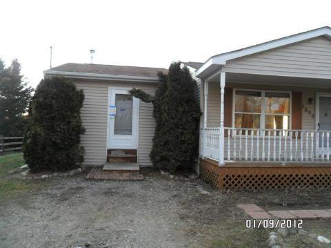 5898 Bentley Lake Road Howell, MI 48843 - Photo 3 of 14 20181577-2.JPG