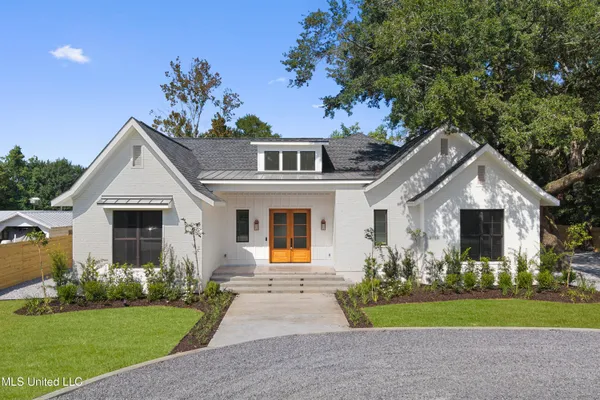 $1,550,000 | 1203 Calhoun Street, Ocean Springs, MS 39564