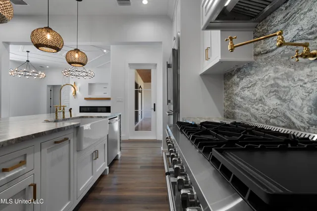 $1,600,000 | 1203 Calhoun Street, Ocean Springs, MS 39564