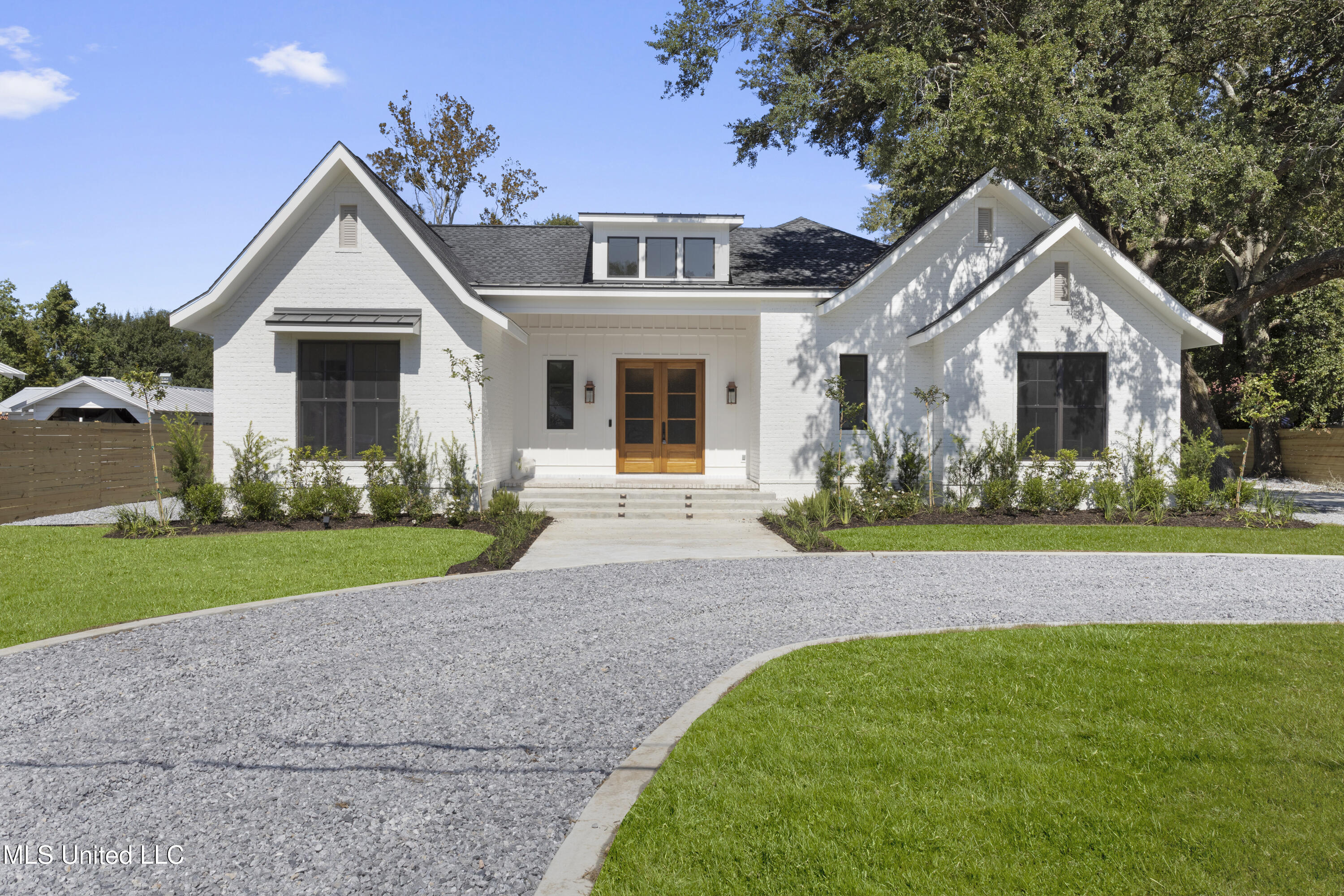 1203 Calhoun Street Ocean Springs, MS 39564 - Photo 2 of 78 0002 (1)