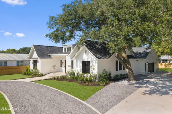 $1,550,000 | 1203 Calhoun Street, Ocean Springs, MS 39564