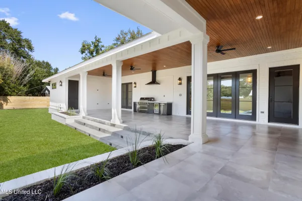 $1,550,000 | 1203 Calhoun Street, Ocean Springs, MS 39564