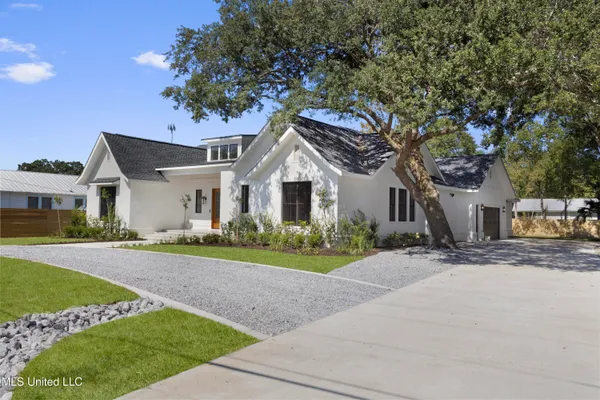 $1,550,000 | 1203 Calhoun Street, Ocean Springs, MS 39564