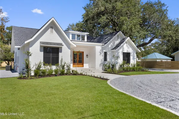 $1,550,000 | 1203 Calhoun Street, Ocean Springs, MS 39564