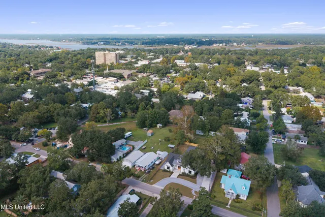 $1,600,000 | 1203 Calhoun Street, Ocean Springs, MS 39564