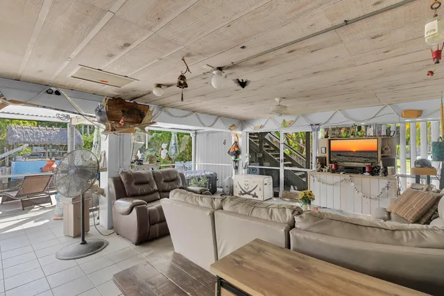 $1,649,000 | 1112 Grand Street, Unit AND HALF LOT, Key Largo, FL 33037