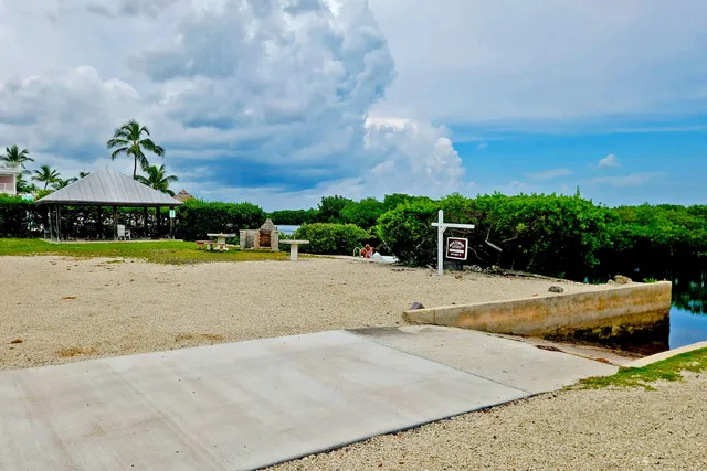 $1,649,000 | 1112 Grand Street, Unit AND HALF LOT, Key Largo, FL 33037