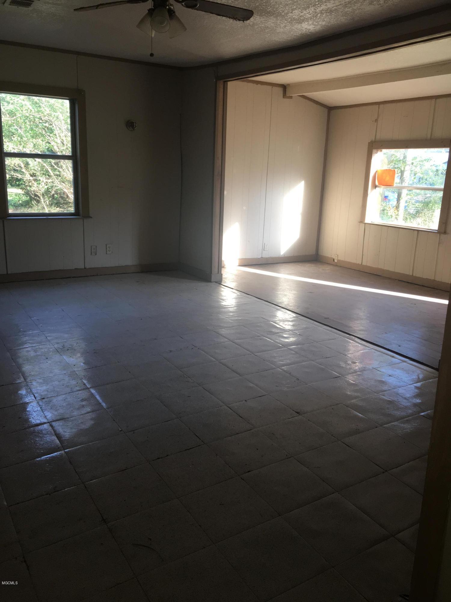3717 Fieldworth Road Moss Point, MS 39562 - Photo 22 of 23 DFE9540E-91A3-43FB-AA25-EB98D35CBB8C