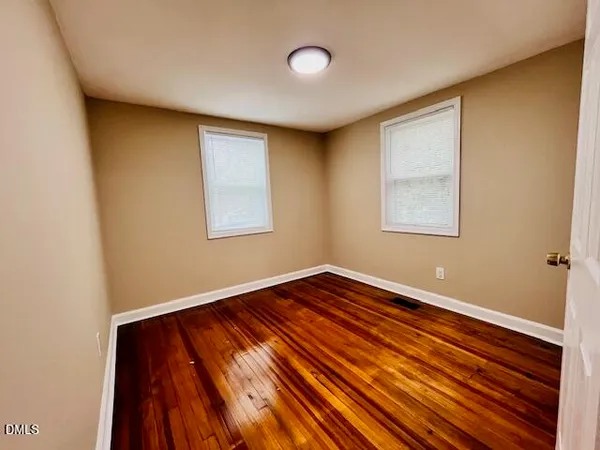 $1,500 | 422 Conover Street, Fuquay-Varina, NC 27526