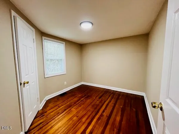 $1,500 | 422 Conover Street, Fuquay-Varina, NC 27526