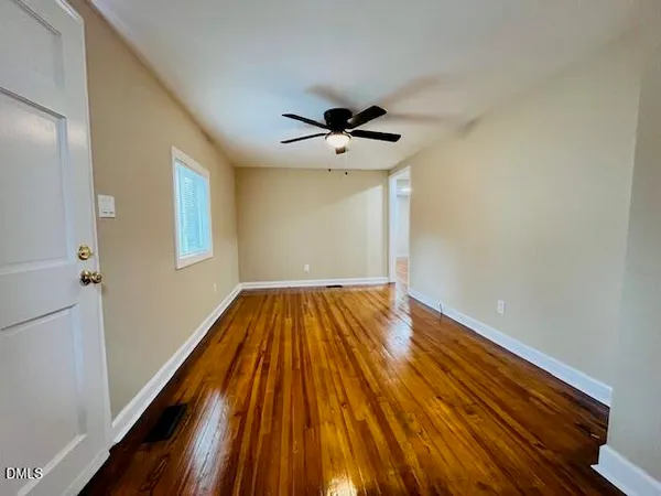 $1,500 | 422 Conover Street, Fuquay-Varina, NC 27526