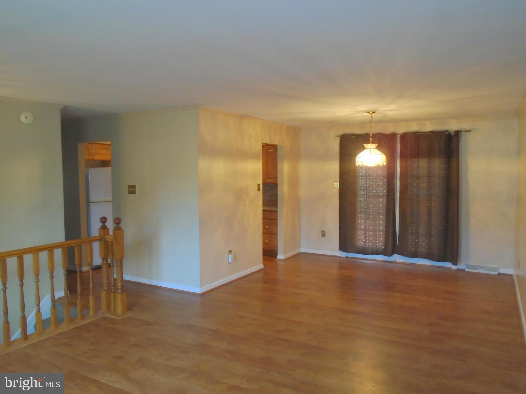 2702 Coon Club Road Westminster, MD 21157 - Photo 9 of 16 Living Room