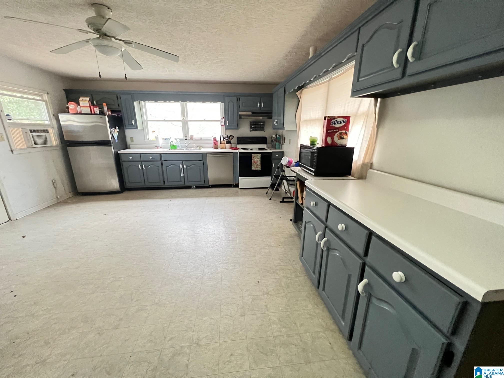 427 Davis Street Talladega, AL 35160 - Photo 13 of 34