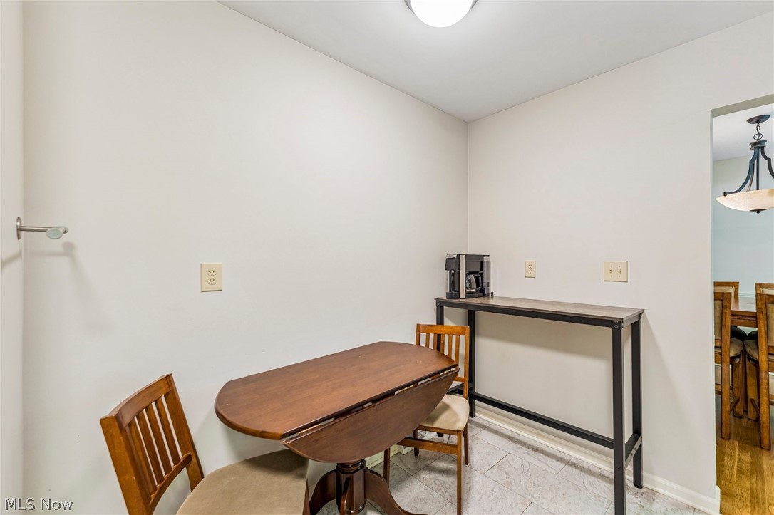 865 Old Spring Road Akron, OH 44321 - Photo 13 of 46
