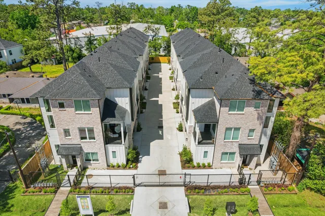 $2,695 | 526 Janisch Road, Houston, TX 77018