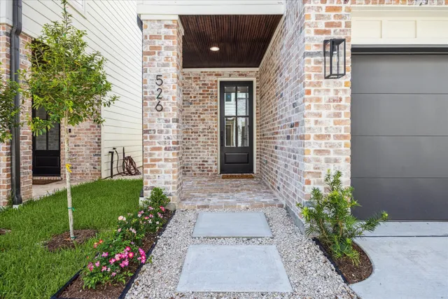 $2,695 | 526 Janisch Road, Houston, TX 77018