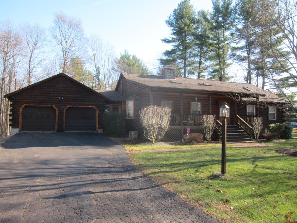 220 Sandown Road Fremont, NH 03044 - Photo 1 of 33
