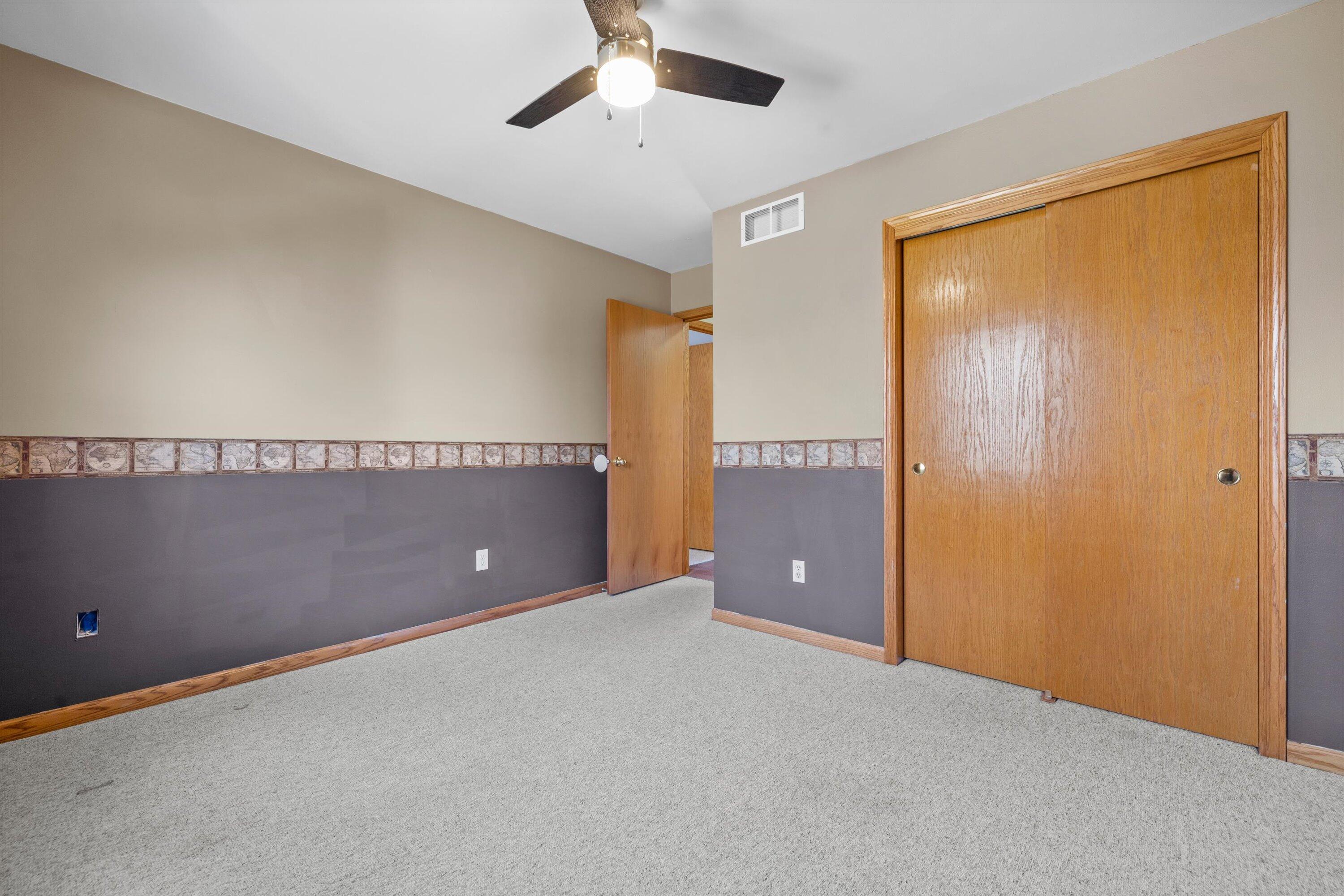 702 Fox Knoll Drive Rochester, WI 53185 - Photo 17 of 40 05-IMG_2186